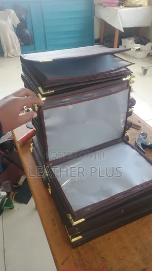 Menu Cover ከንፁህ ቆዳ የተሰራ ሜኑ ፎልደር