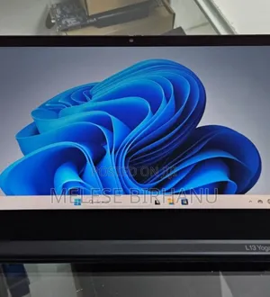 Photo - New Laptop Lenovo IdeaPad Yoga 13 16GB Intel Core I7 SSD 512GB