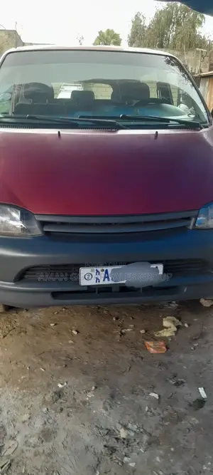 Toyota HiAce 1999 Red