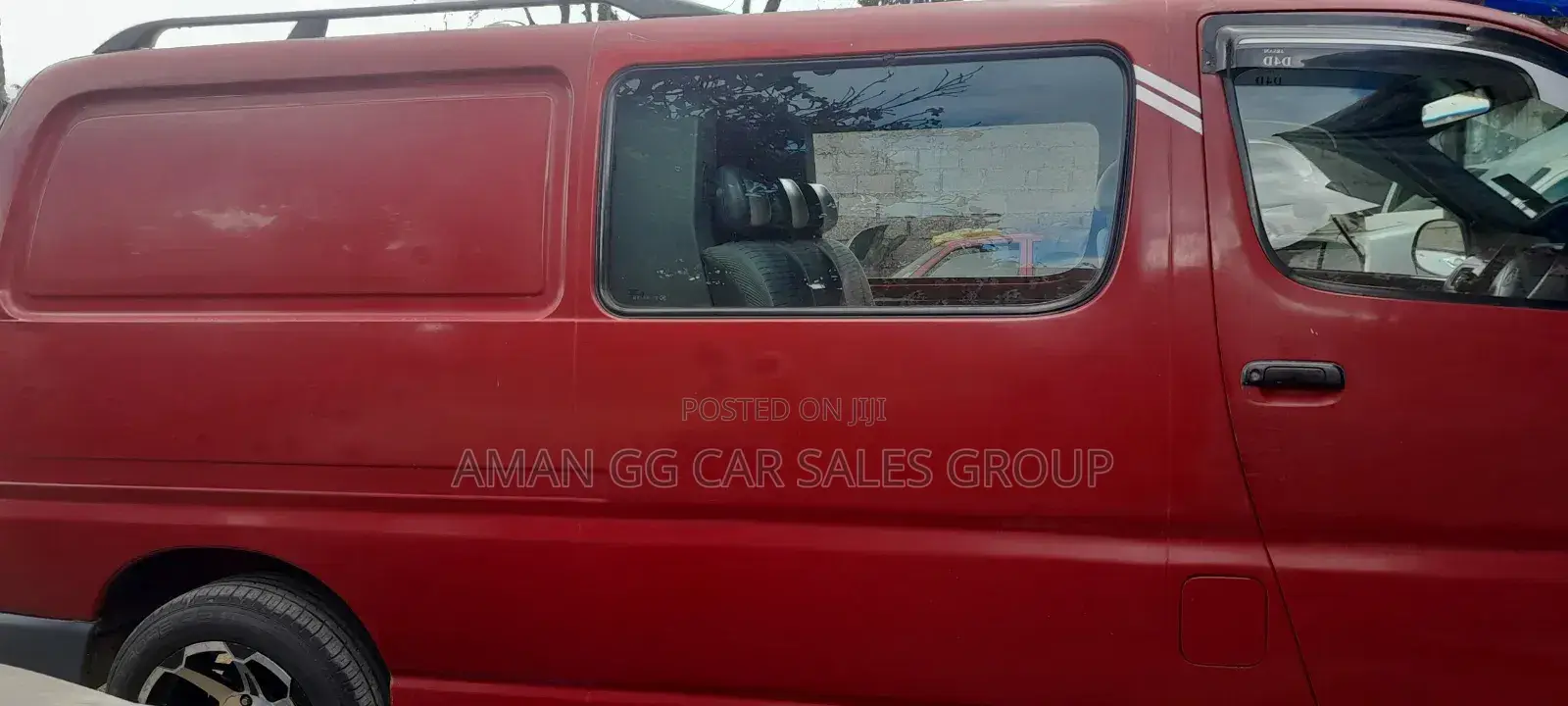 Toyota HiAce 1999 Red