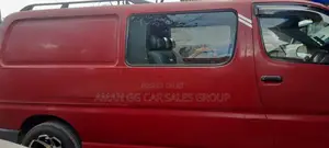 Toyota HiAce 1999 Red