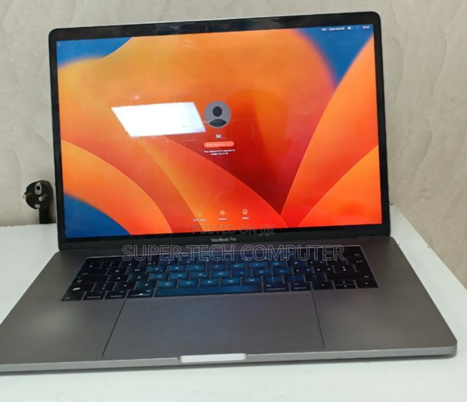 New Laptop Apple MacBook Pro 2017 16GB Intel Core I7 SSD 512GB