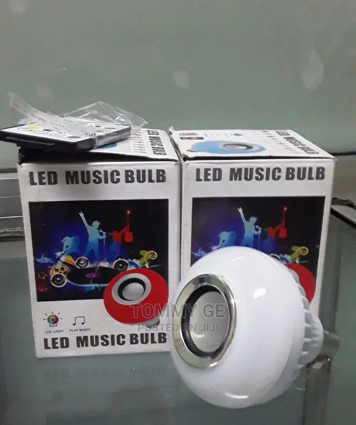 Smart LED Music Bulb ከማንኛውም ዲቫይስ ጋር የሚገናኝ የራሱ ብሉቱዝ ስፒከር