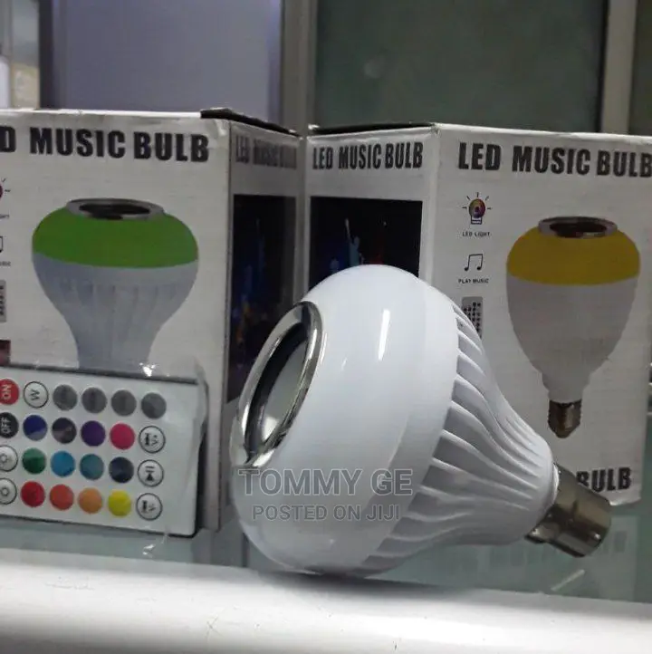 Smart LED Music Bulb ከማንኛውም ዲቫይስ ጋር የሚገናኝ የራሱ ብሉቱዝ ስፒከር