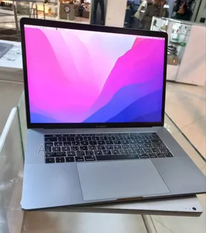 New Laptop Apple MacBook 2016 16GB Intel Core I7 SSD 512GB