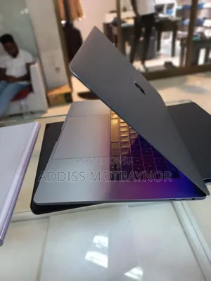 New Laptop Apple MacBook 2016 16GB Intel Core I7 SSD 512GB