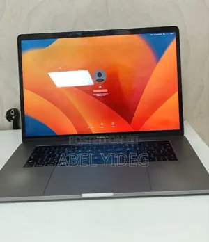Photo - New Laptop Apple MacBook Pro 2017 16GB Intel Core I7 SSD 512GB