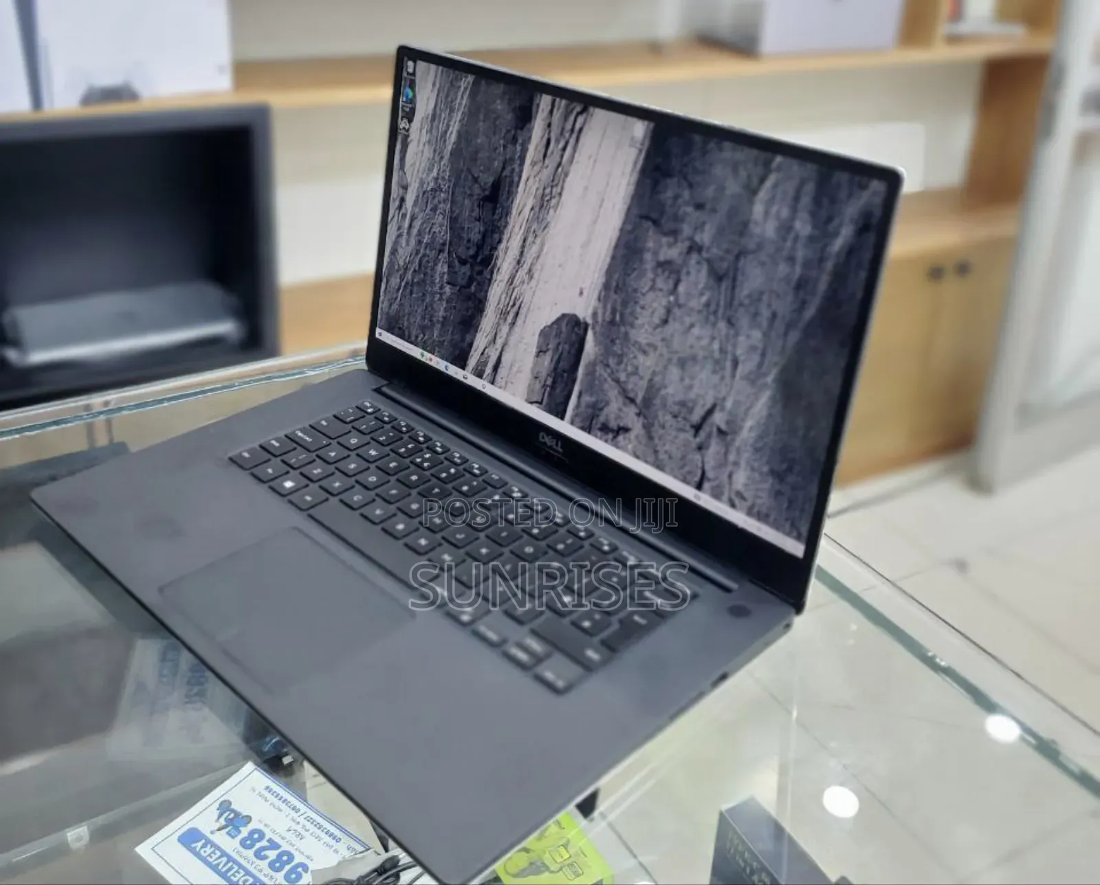 New Laptop Dell Precision 5540 16GB Intel Core I7 SSD 512GB