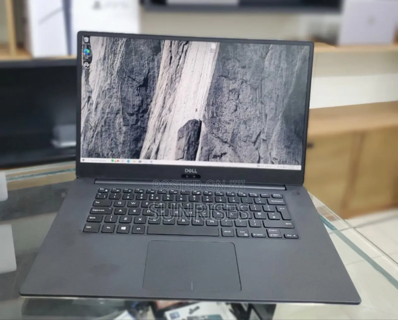 New Laptop Dell Precision 5540 16GB Intel Core I7 SSD 512GB