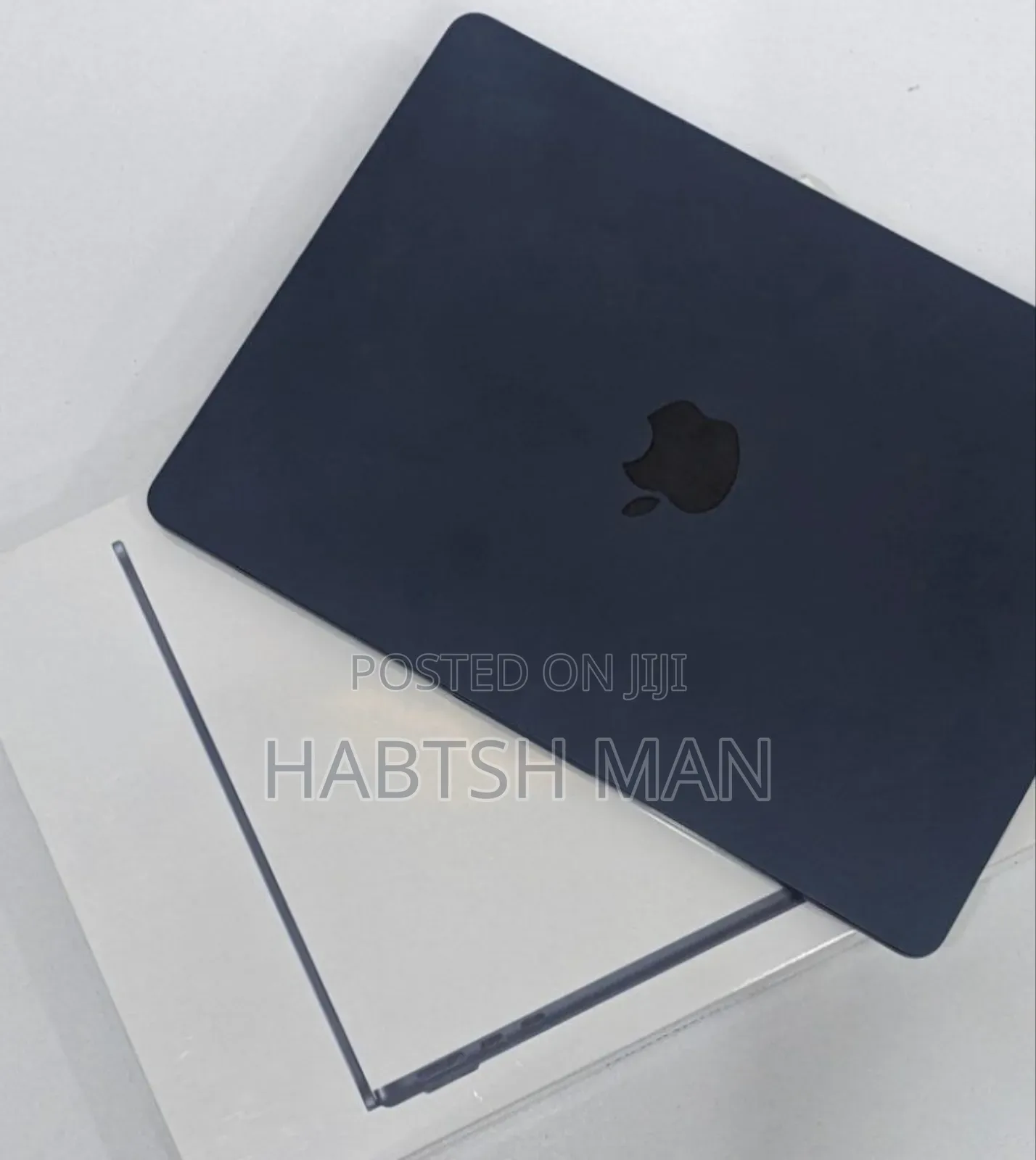 New Laptop Apple MacBook Air 2022 M2 8GB Apple M2 SSD 256GB