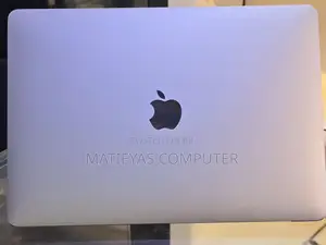 New Laptop Apple MacBook Pro 2020 8GB Intel Core I5 SSD 512GB