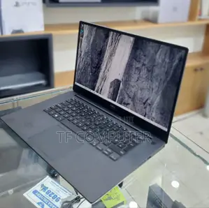 New Laptop Dell Precision 15 5540 16GB Intel Core I9 SSD 512GB