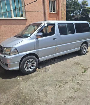 Toyota HiAce 220 2007 Silver