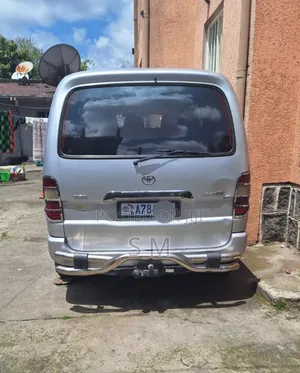 Toyota HiAce 220 2007 Silver