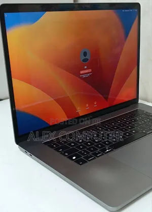 Photo - New Laptop Apple MacBook Pro 2017 16GB Intel Core I7 SSD 512GB