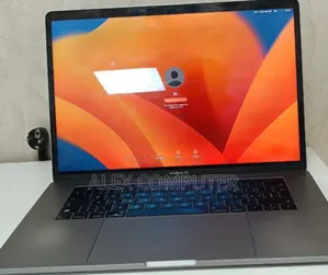 New Laptop Apple MacBook Pro 2017 16GB Intel Core I7 SSD 512GB