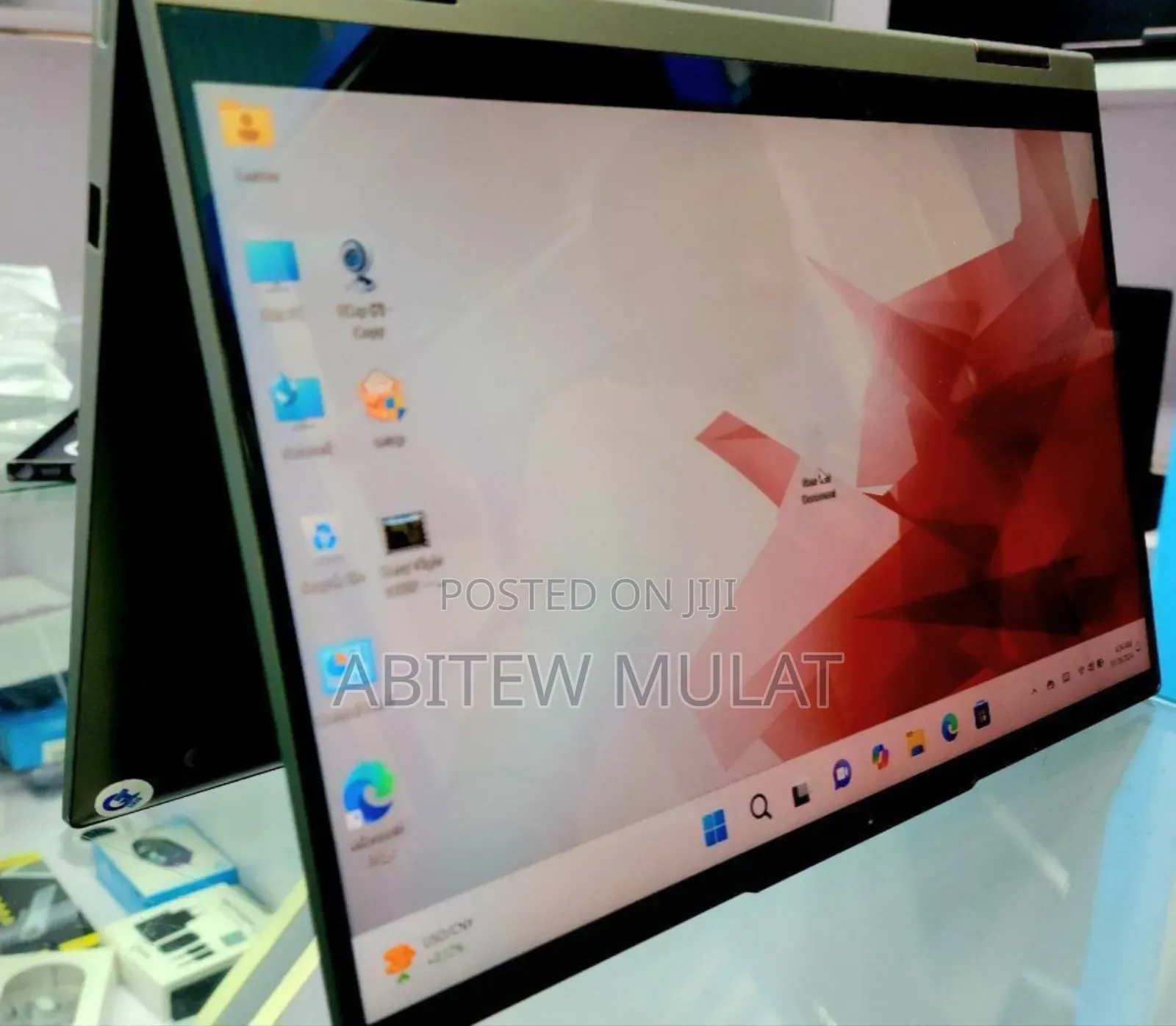 New Laptop Lenovo Yoga 710 12GB Intel Core I5 SSD 512GB