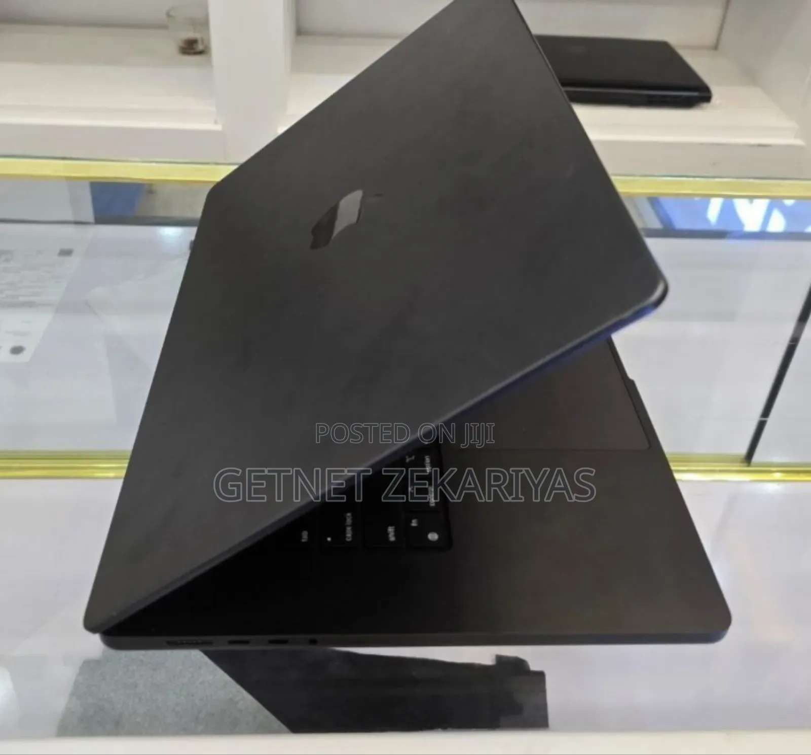 New Apple MacBook Pro 2023 M3 Max 14-Inch 18GB Apple M3 Pro SSD 512GB