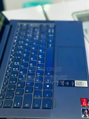 New Laptop Lenovo Yoga 700 16GB AMD Ryzen 7 SSD 1T