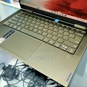 New Laptop Lenovo Yoga 700 12GB Intel Core I5 SSD 512GB