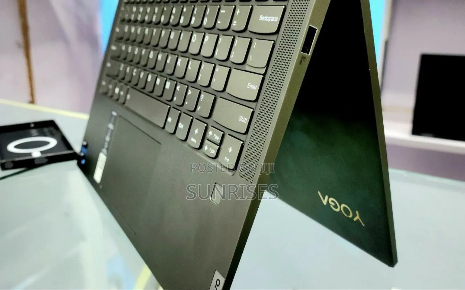 New Laptop Lenovo Yoga 700 12GB Intel Core I5 SSD 512GB