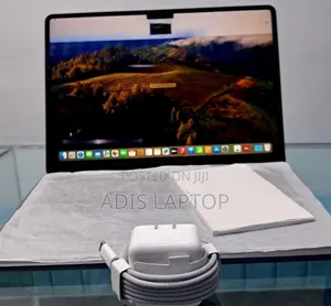 Photo - New Laptop Apple MacBook Air 2024 M3 13-Inch 16GB Apple M3 SSD 512GB