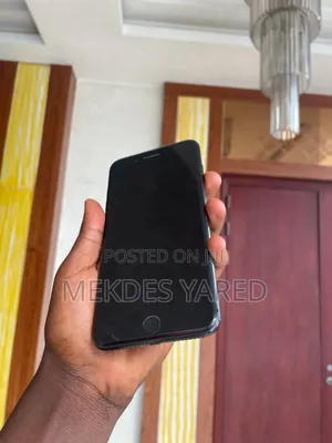 Photo - New Apple iPhone 7 Plus 128 GB Black