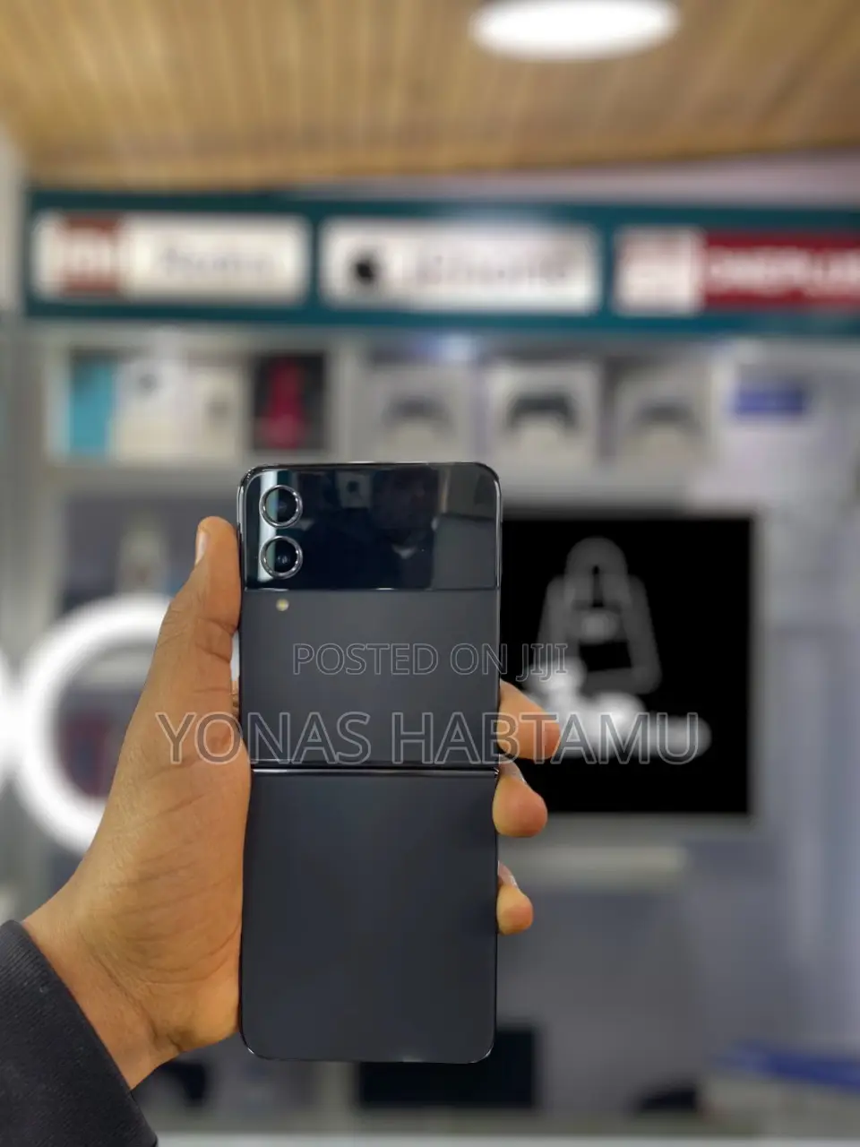 New Samsung Galaxy Z Flip4 128 GB Black