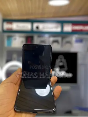 New Samsung Galaxy Z Flip4 128 GB Black