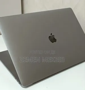Photo - New Laptop Apple MacBook Pro 2017 16GB Intel Core I7 SSD 512GB