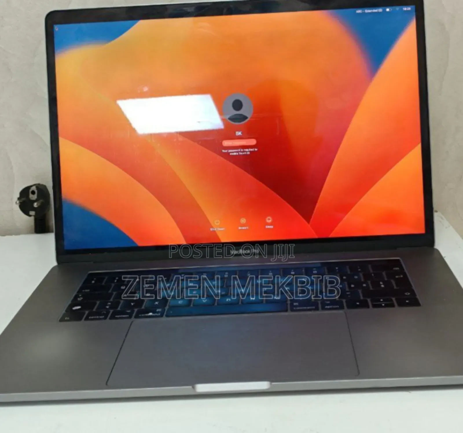 New Laptop Apple MacBook Pro 2017 16GB Intel Core I7 SSD 512GB