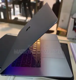 New Laptop Apple MacBook Pro 2016 16GB Intel Core I7 SSD 512GB