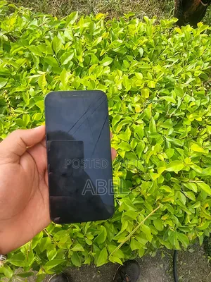 Apple iPhone 12 64 GB Black