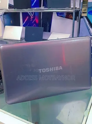 Photo - New Laptop Toshiba Satellite C850 4GB Intel Core I3 HDD 500GB