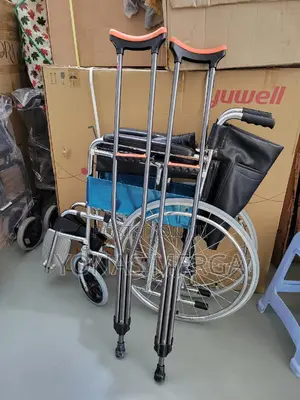 Photo - BDGLHG Crutches Foradults Folding Aluminum Underarm 2count,L