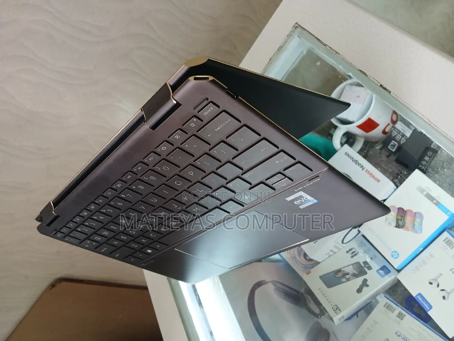 New Laptop HP Spectra 13 16GB Intel Core I7 SSD 1T