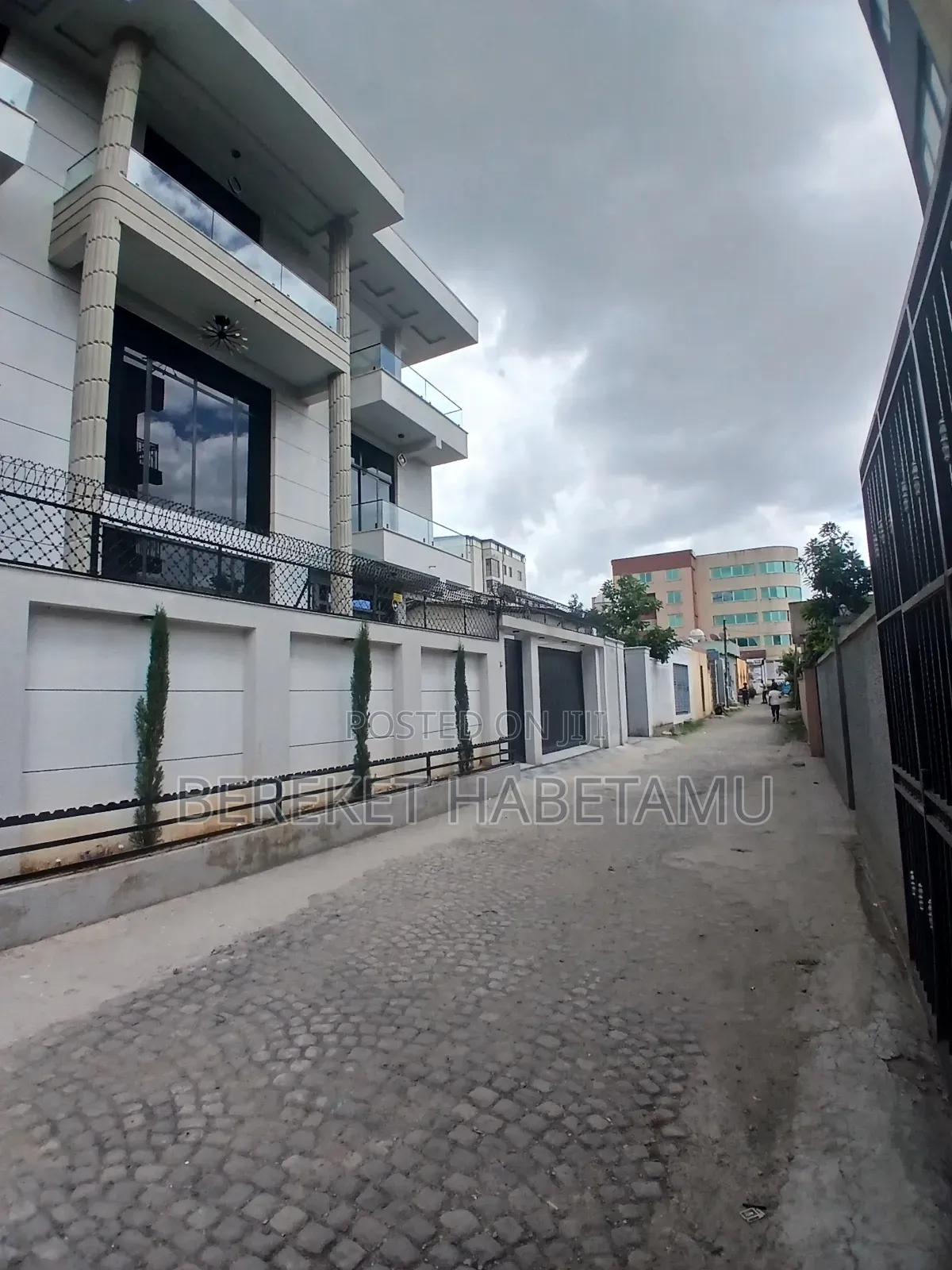 Furnished 9bdrm House in አዲስ አበባ, Nifas Silk-Lafto for sale