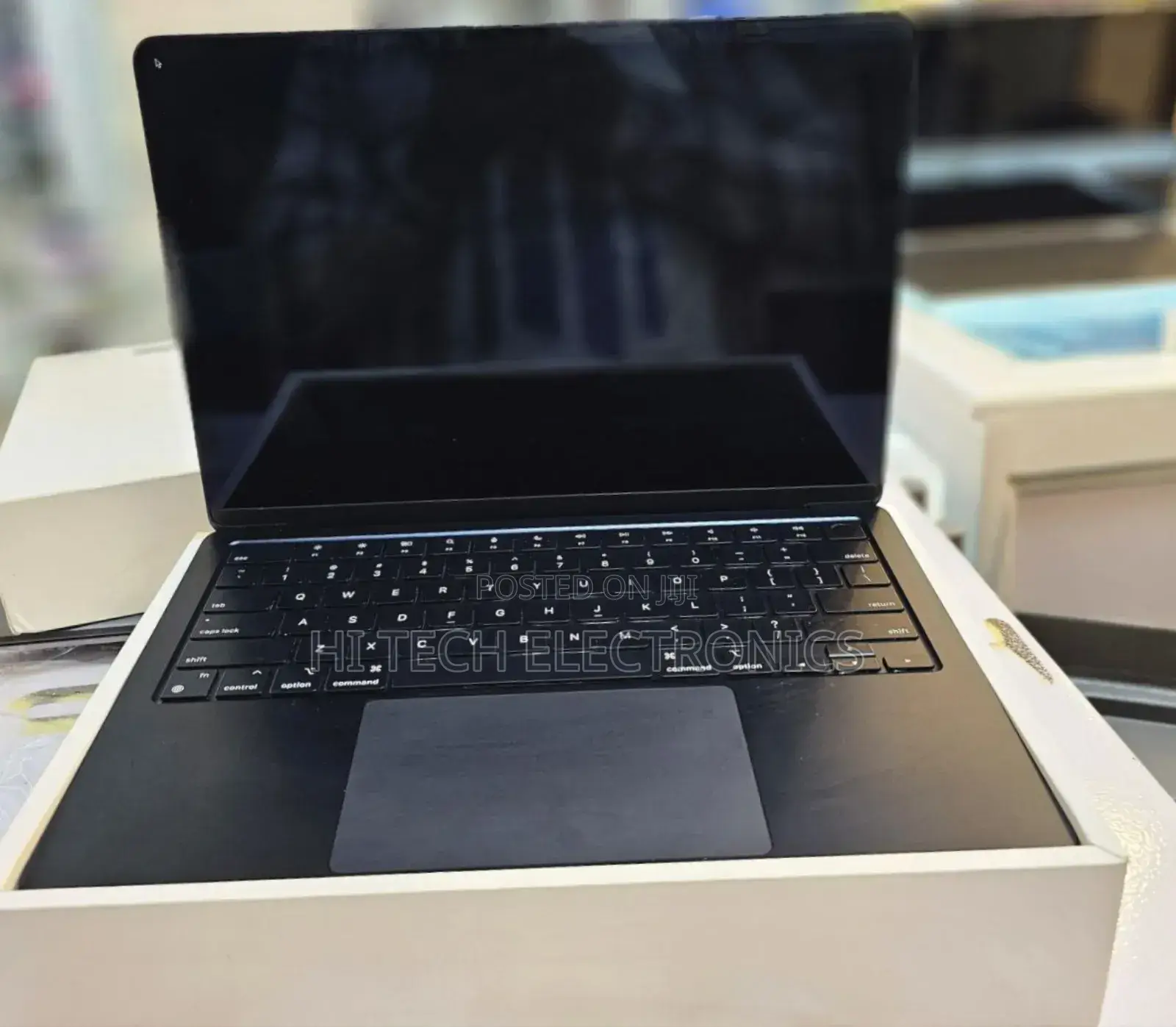 New Laptop Apple MacBook Air 2022 M2 8GB Apple M2 SSD 256GB