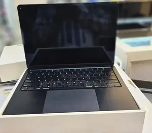 New Laptop Apple MacBook Air 2022 M2 8GB Apple M2 SSD 256GB