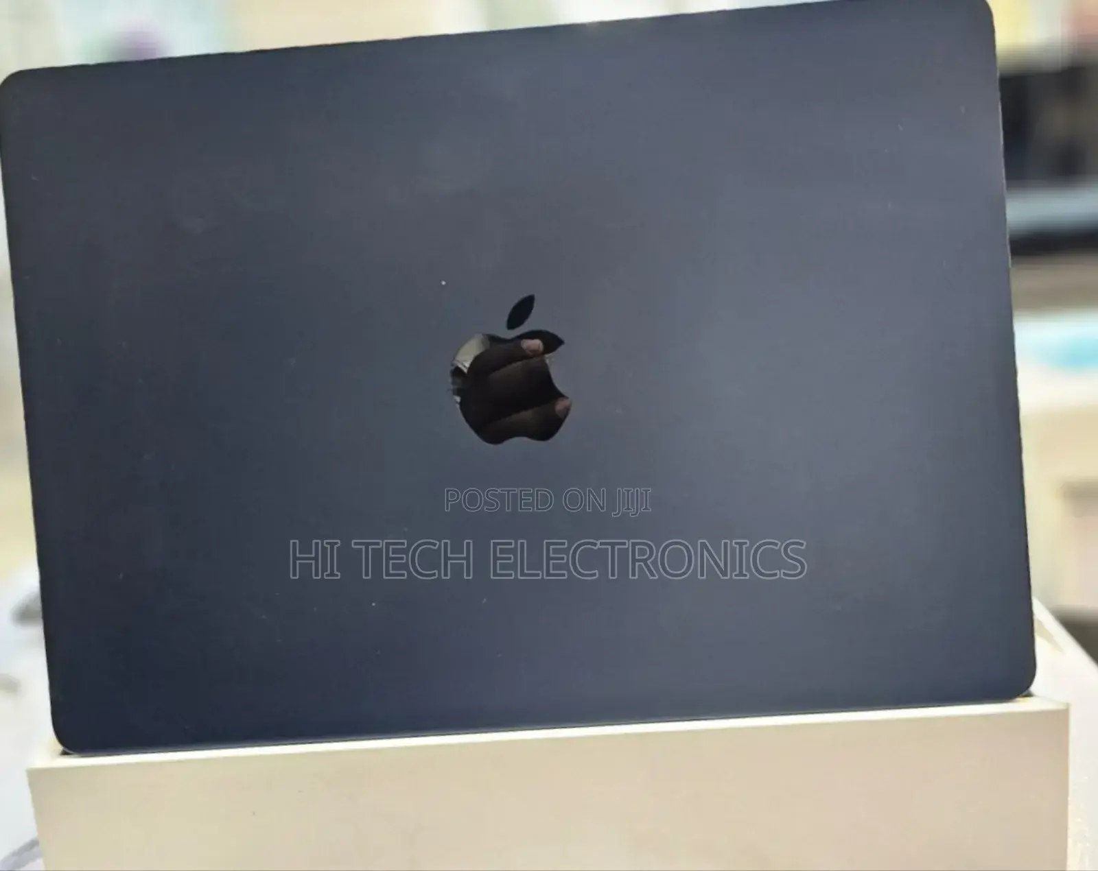 New Laptop Apple MacBook Air 2022 M2 8GB Apple M2 SSD 256GB