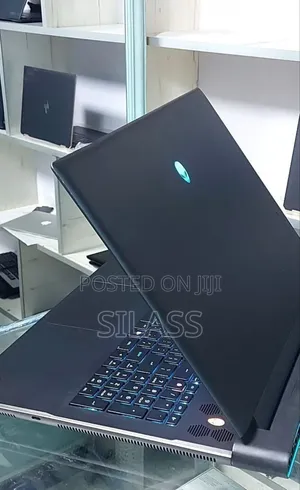 New Laptop Alienware M17x R2 24GB AMD Ryzen 7 SSD 1T
