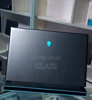New Laptop Alienware M17x R2 24GB AMD Ryzen 7 SSD 1T