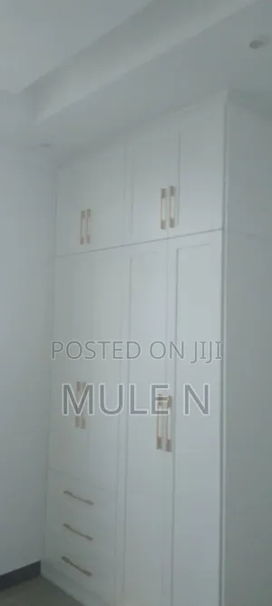 Furnished 6bdrm House in Around Ayat Square, Yeka for sale