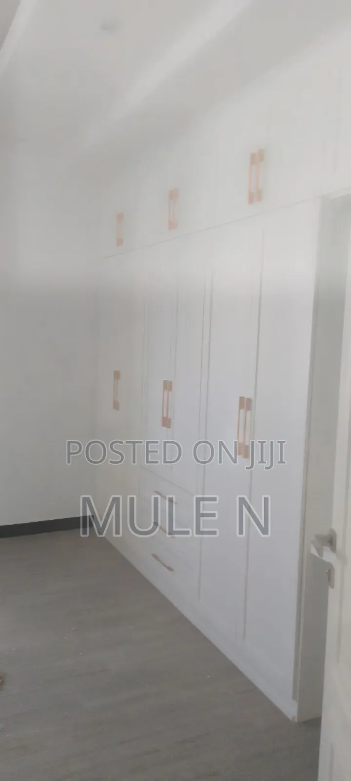 Furnished 6bdrm House in Around Ayat Square, Yeka for sale