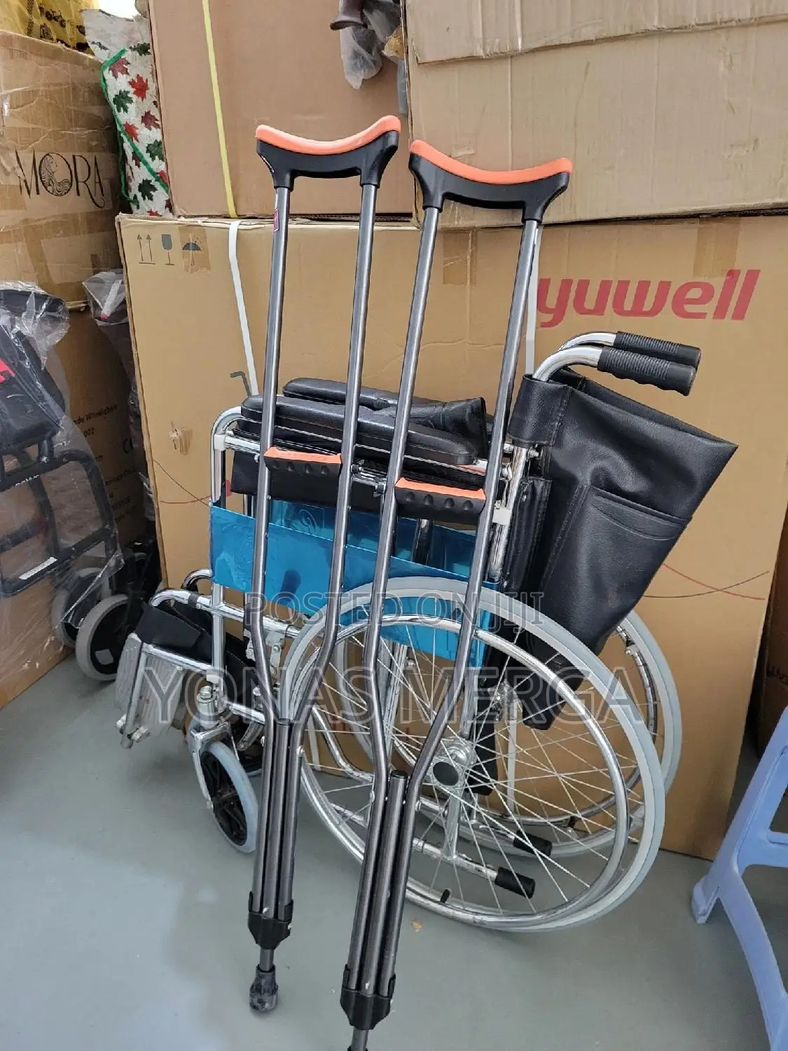 2* Underarm Crutches, Suitable for the Disabled,The Elderly