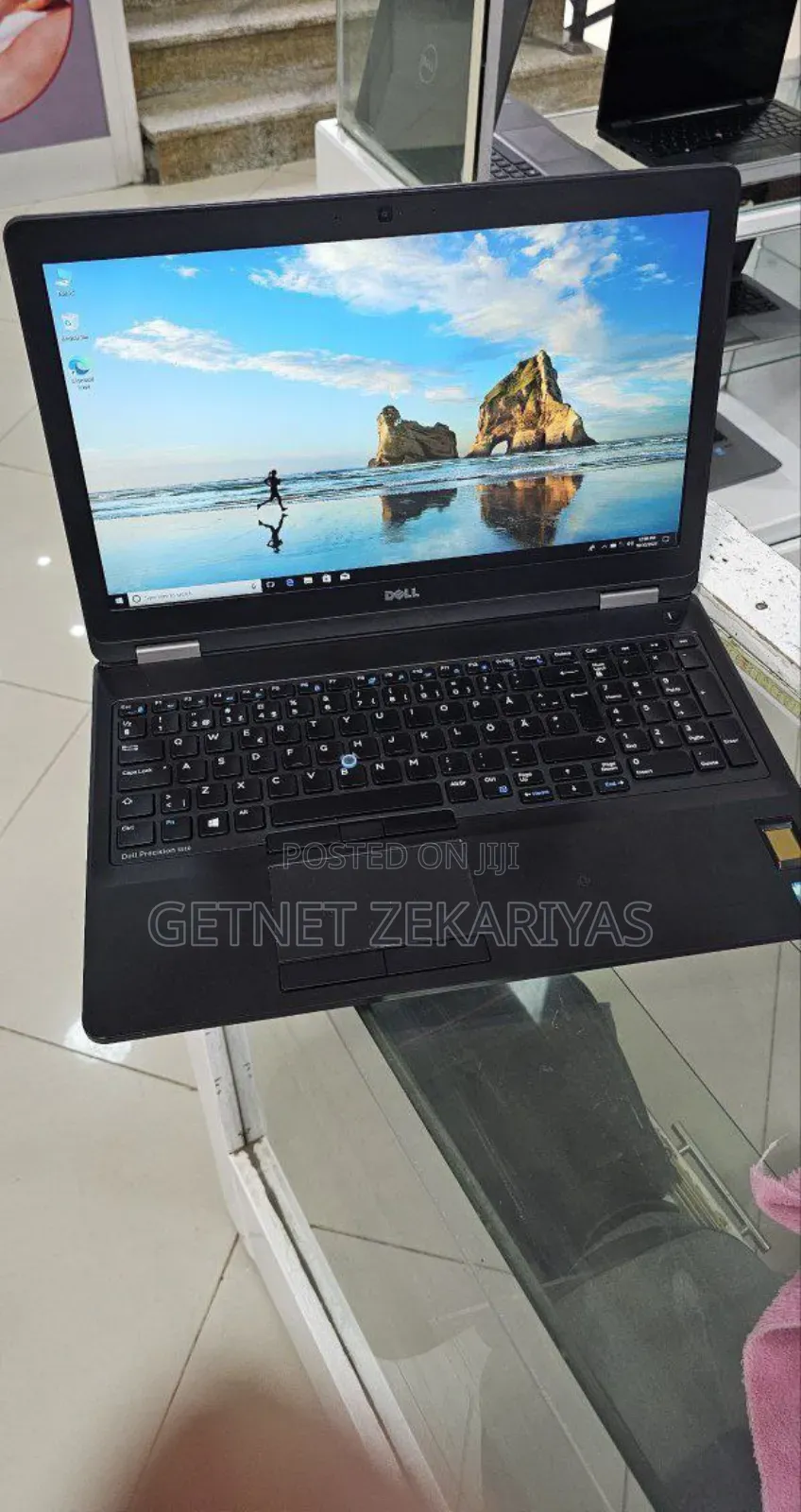 New Laptop Dell Precision 15 3520 16GB Intel Core I7 SSD 512GB