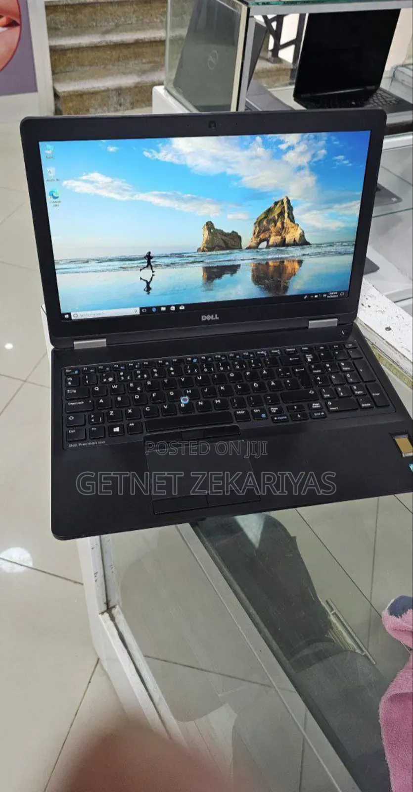 New Laptop Dell Precision 15 3520 16GB Intel Core I7 SSD 512GB