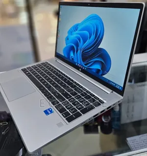 New Laptop HP 8GB Intel Core I5 SSD 512GB