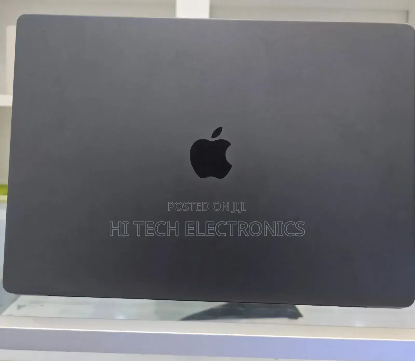 New Laptop Apple MacBook Pro 2023 M3 Pro 16-Inch 18GB Apple M3 SSD 1T