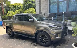 New Toyota Hilux 2022 Gray